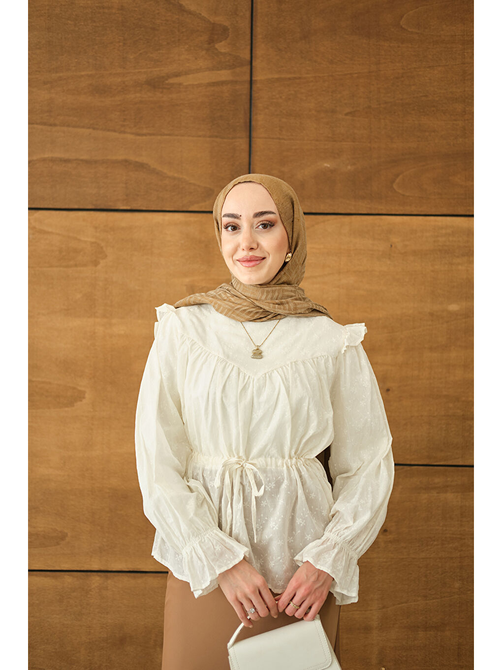 Kadın Nakış Desen Brode Gömlek Ekru-3