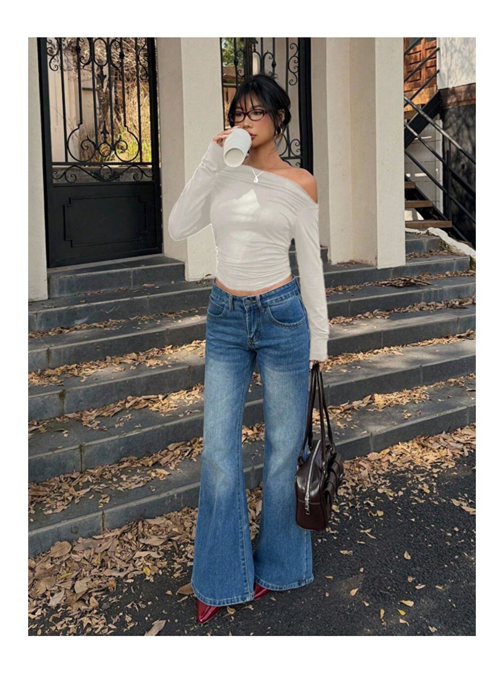 Beyaz Kadın Asimetrik Omuz Uzun Kollu Büzgülü Dar Kesim Kısa Tişört-3