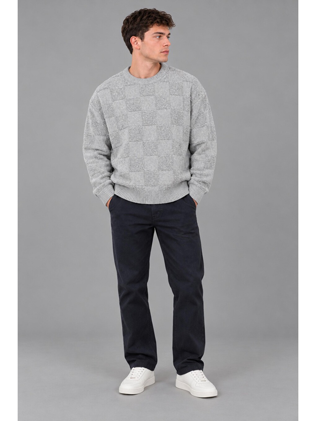 Gri Oversize Pelüş Kare Desen Kışlık Kazak Dp 18381_10062-1