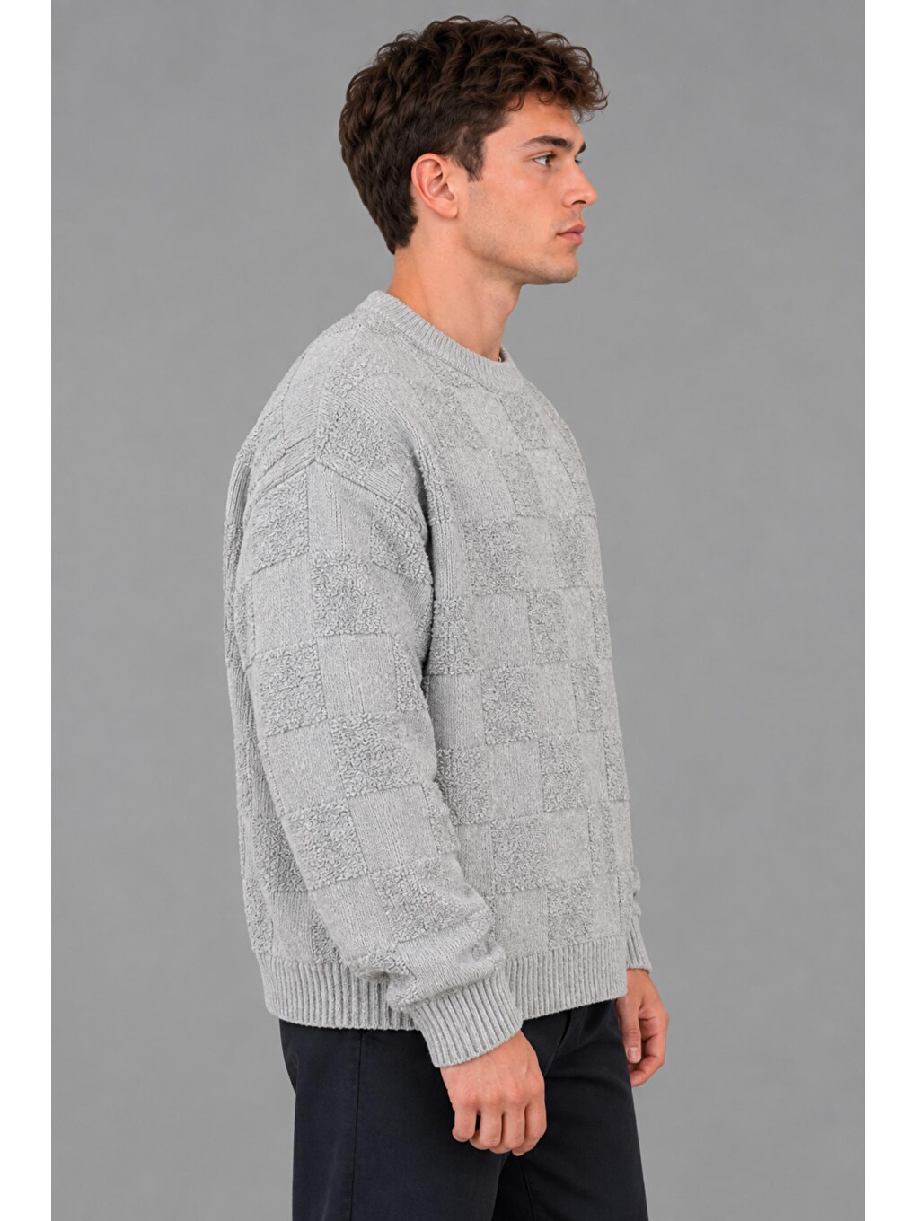 Gri Oversize Pelüş Kare Desen Kışlık Kazak Dp 18381_10062-2