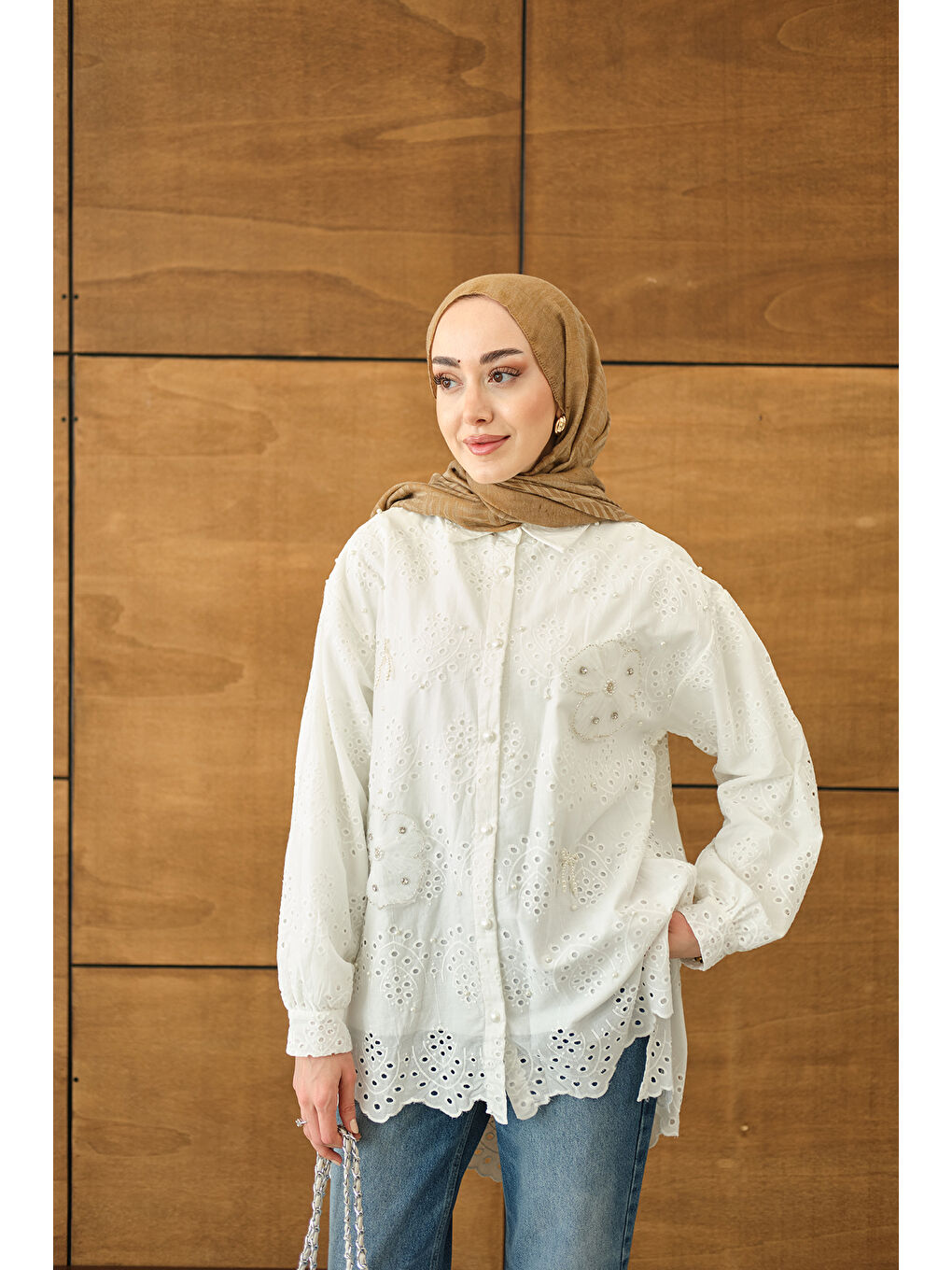 Kadın Çiçek Taş İşleme Detay Brode Ve İnci Detaylı Gömlek Beyaz-3