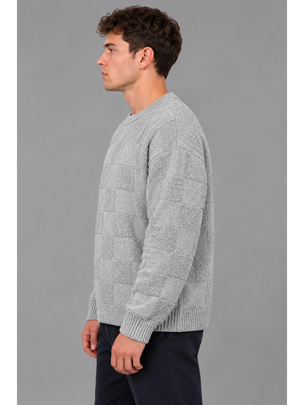 Gri Oversize Pelüş Kare Desen Kışlık Kazak Dp 18381_10062-4