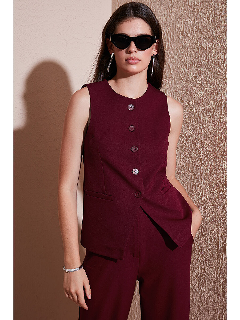 Bordo Regular Fit Bisiklet Yaka Kolsuz Düğmeli Basic Kadın Bluz Yelek 65200004