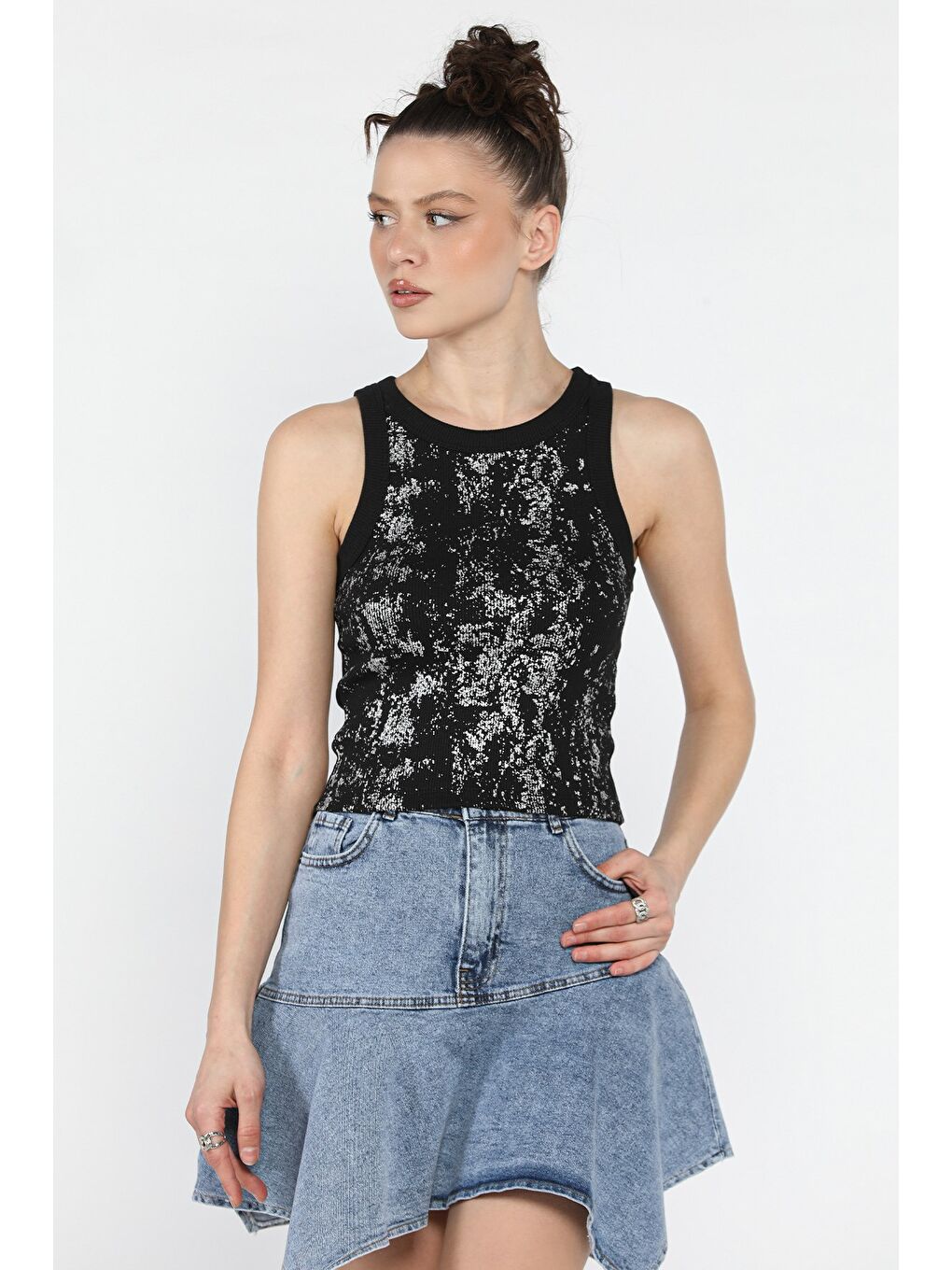 Siyah Kadın Işıltılı Sıfır Kol Kaşkorse Bluz-1