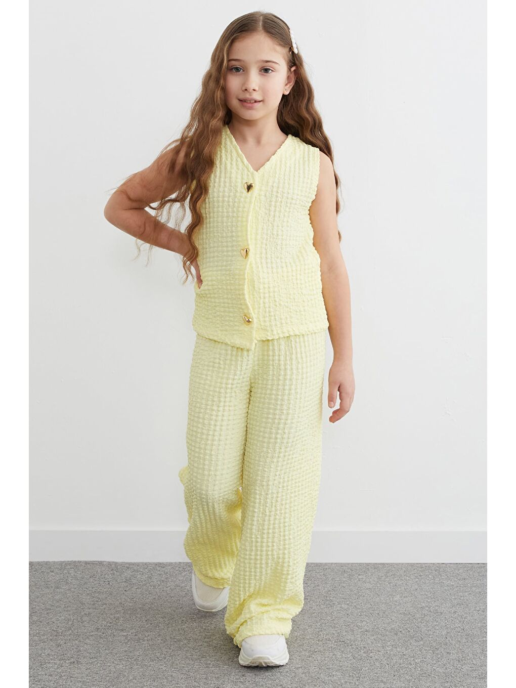 Sarı Kalp Düğmeli Dokulu Yelekli Kız Çocuk 2 Li Takım