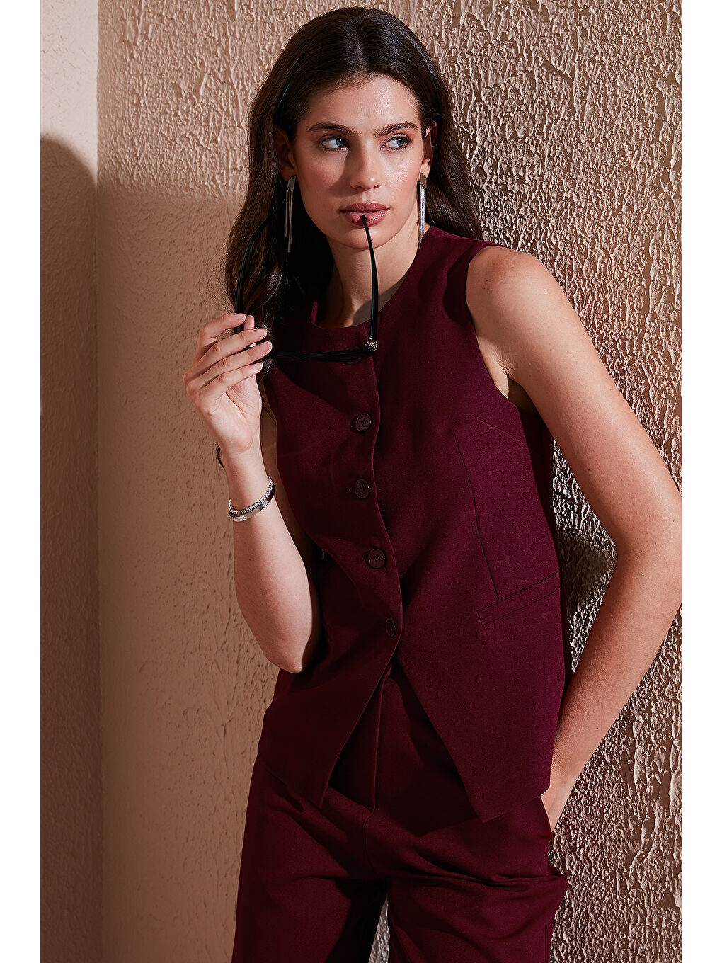 Bordo Regular Fit Bisiklet Yaka Kolsuz Düğmeli Basic Kadın Bluz Yelek 65200004-1