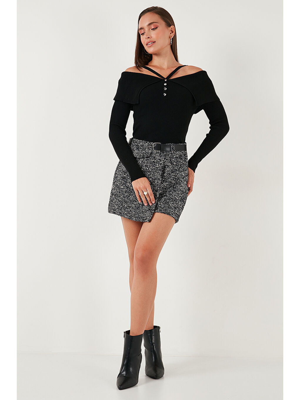 Siyah Premium Fitted Fit Carmen Yaka İp Askı Detaylı Triko Kazak 680KZ00076-1