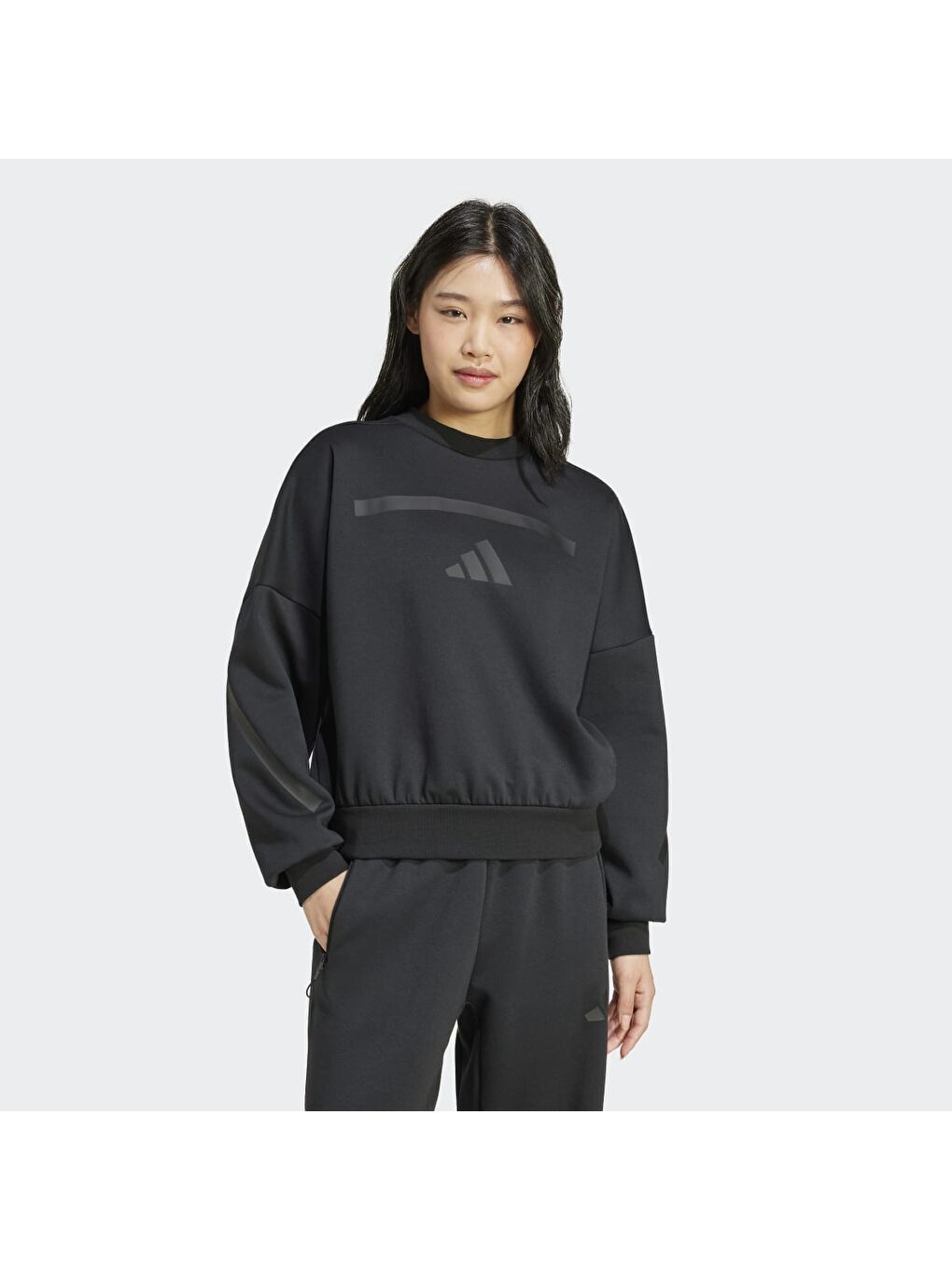 Adidas Siyah Z.N.E. Kadın Siyah Yuvarlak Yaka Sweatshirt