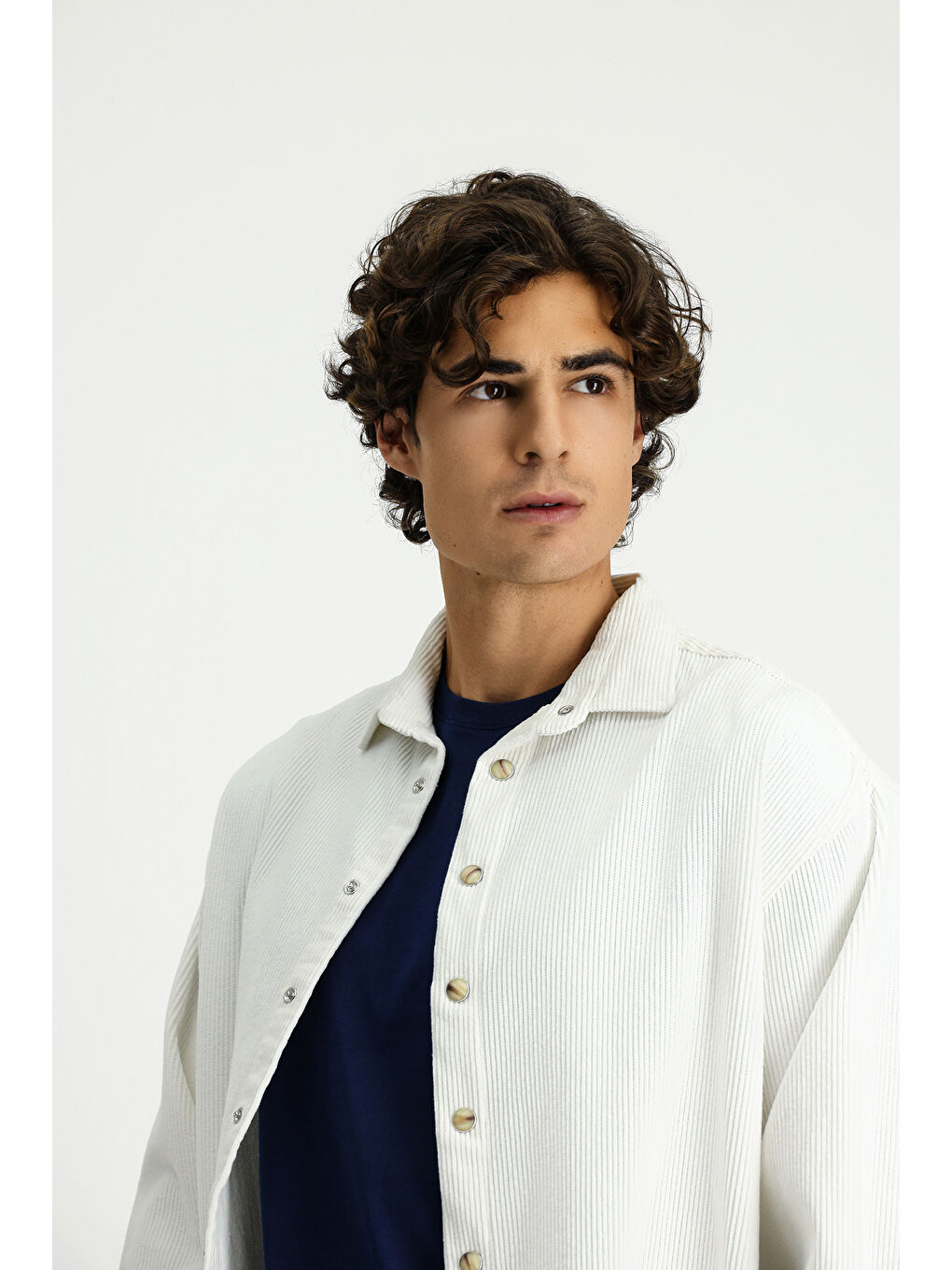 Beyaz Uzun Kol Oversize Ekstra Rahat Kesim Pamuk Spor Kadife Gömlek-2