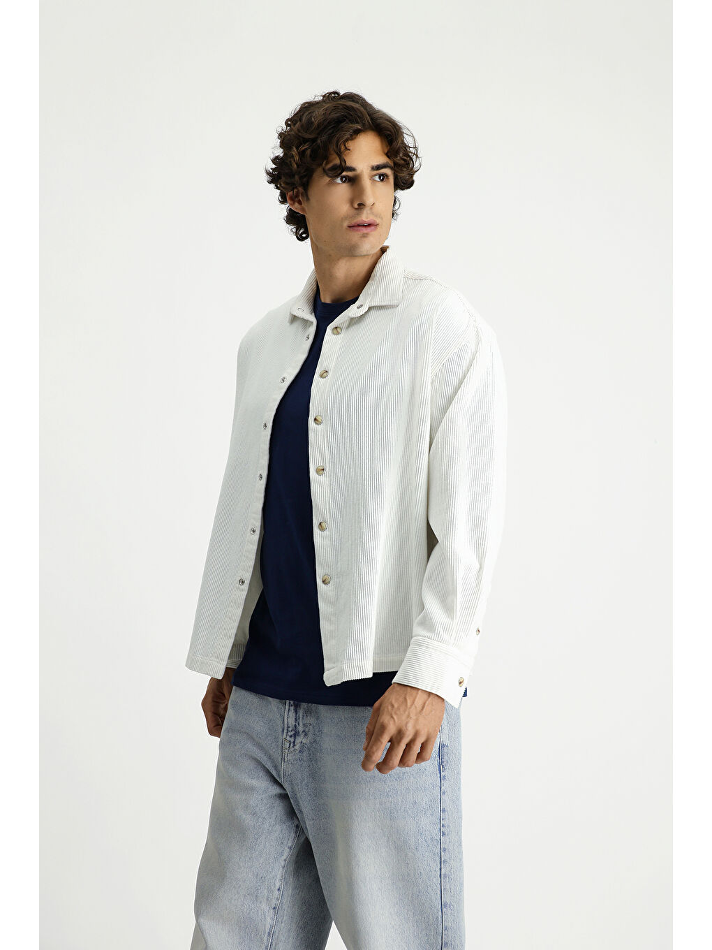 Beyaz Uzun Kol Oversize Ekstra Rahat Kesim Pamuk Spor Kadife Gömlek-3