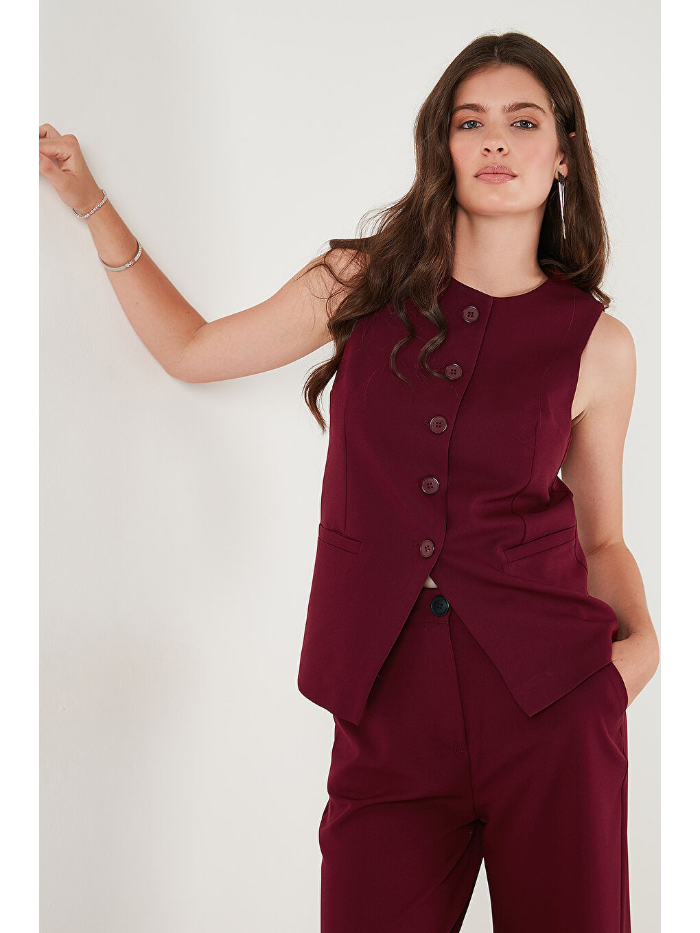 Bordo Regular Fit Bisiklet Yaka Kolsuz Düğmeli Basic Kadın Bluz Yelek 65200004-5