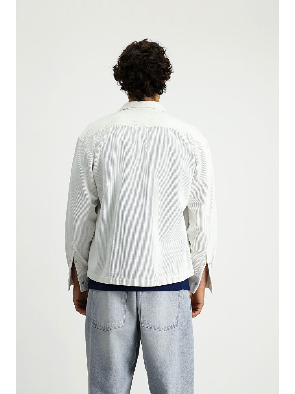 Beyaz Uzun Kol Oversize Ekstra Rahat Kesim Pamuk Spor Kadife Gömlek-4