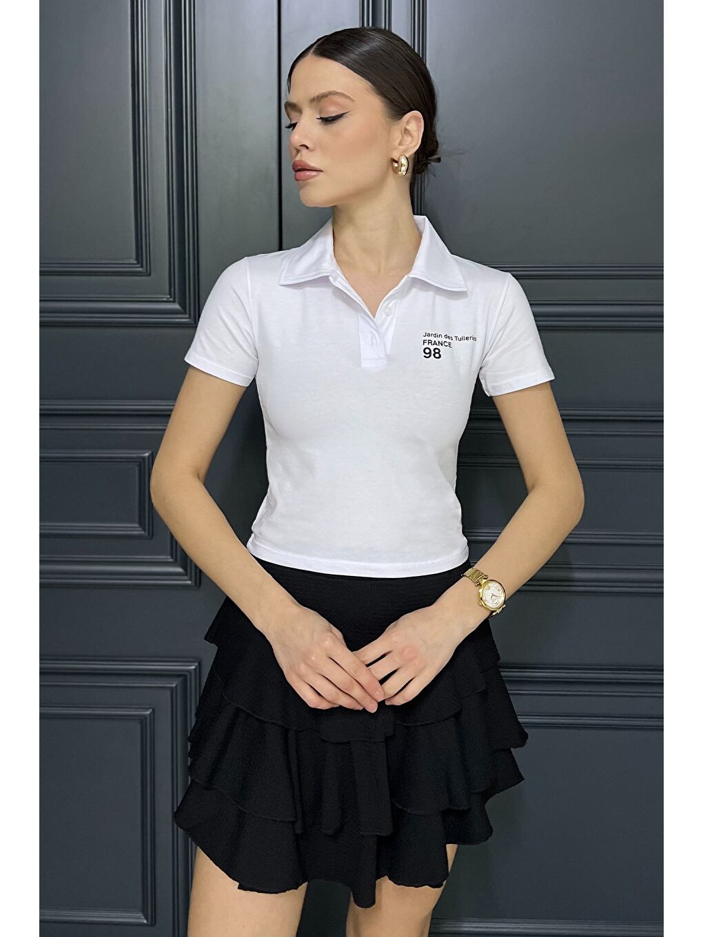 Beyaz Polo Yaka Yarım Düğmeli Kadın Tişört