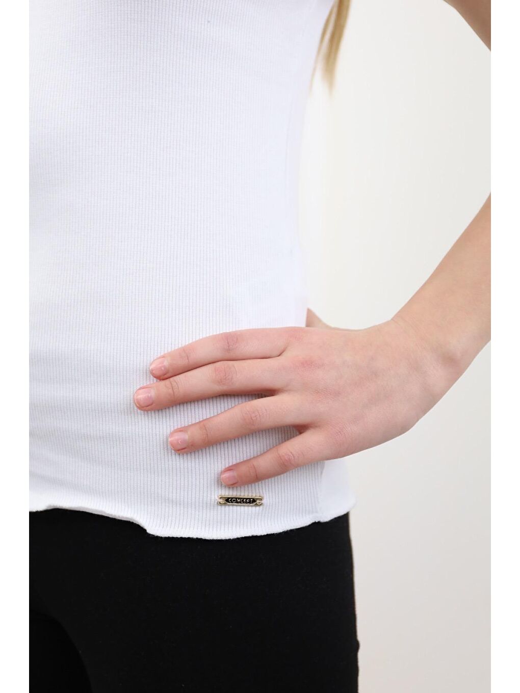 Ekru Kız Çocuk Okul Tişört-2