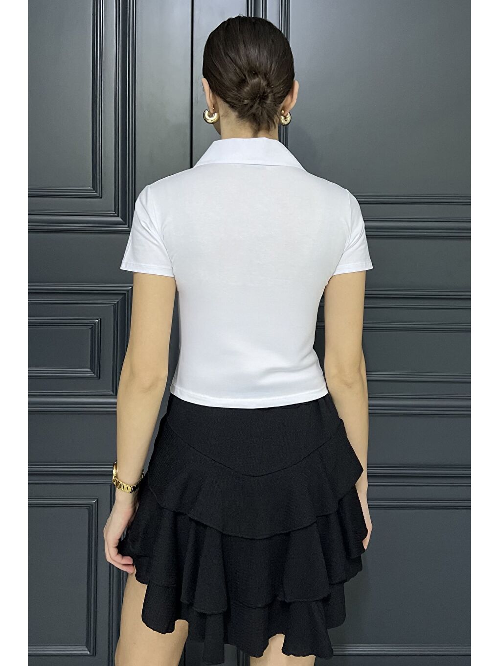 Beyaz Polo Yaka Yarım Düğmeli Kadın Tişört-2