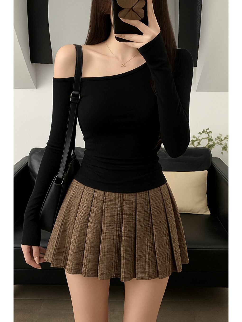 Siyah Kadın Düşük Omuz Kayık Yaka Dar/Slim Uzun Kollu T-Shirt