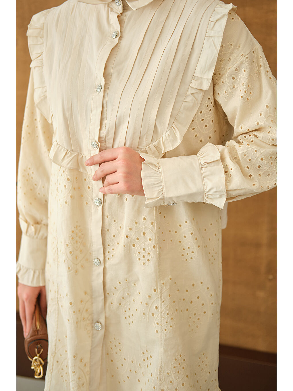 Ekru Kadın Pile Ve Brode Detay Gömlek Krem-4