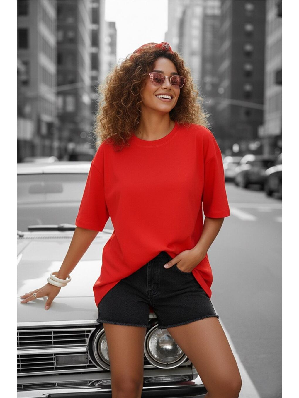 Kırmızı Mily Kadın Oversize Basic Bisiklet Yaka Pamuklu T-Shirt Rahat Kesim Unisex Sevgili Kombini-1