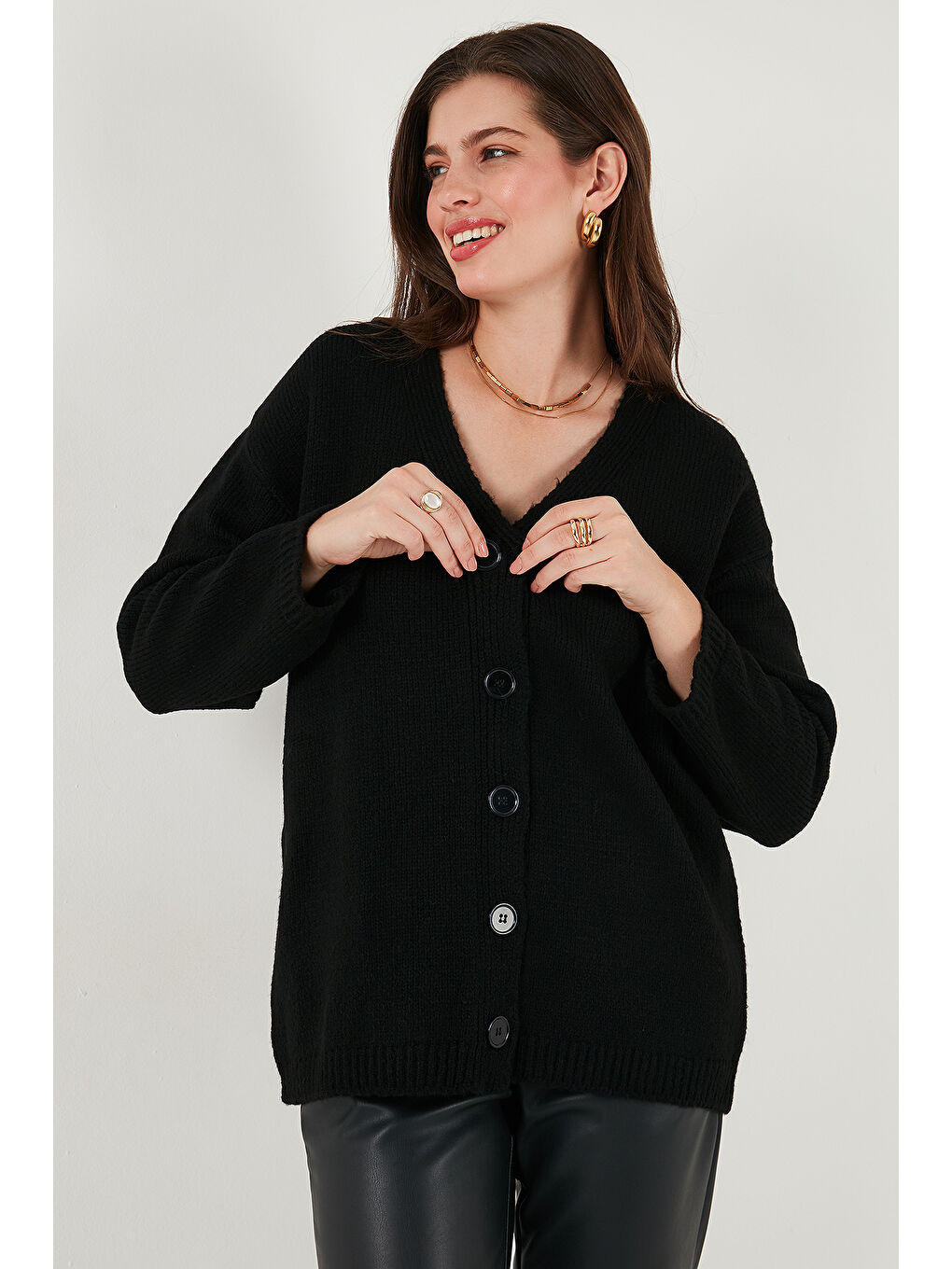 Siyah Regular Fit V Yaka Düğmeli Triko Hırka 4616229-4