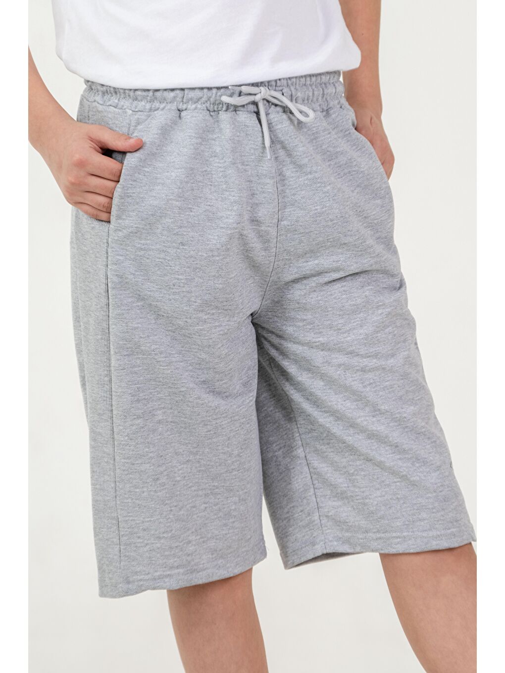 Gri Sol Bacak Nakışlı Erkek Çocuk Şort-2