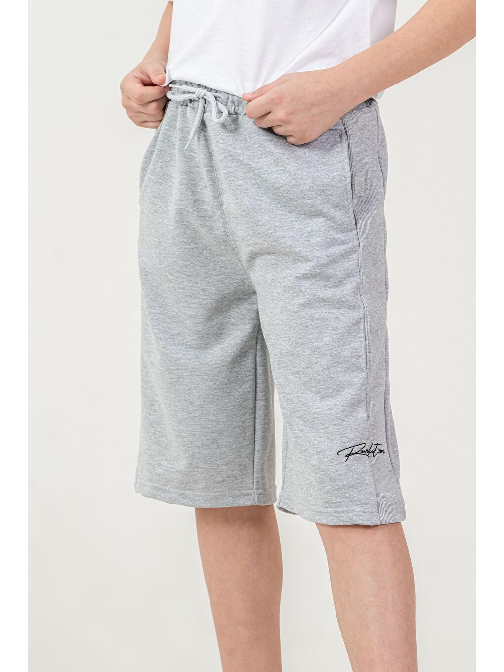 Gri Sol Bacak Nakışlı Erkek Çocuk Şort-3