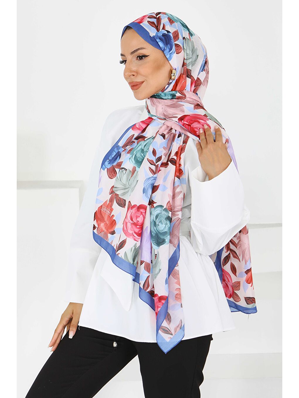 Flower Serisi Rose Lily Desenli Şal Mavi - 27594-2