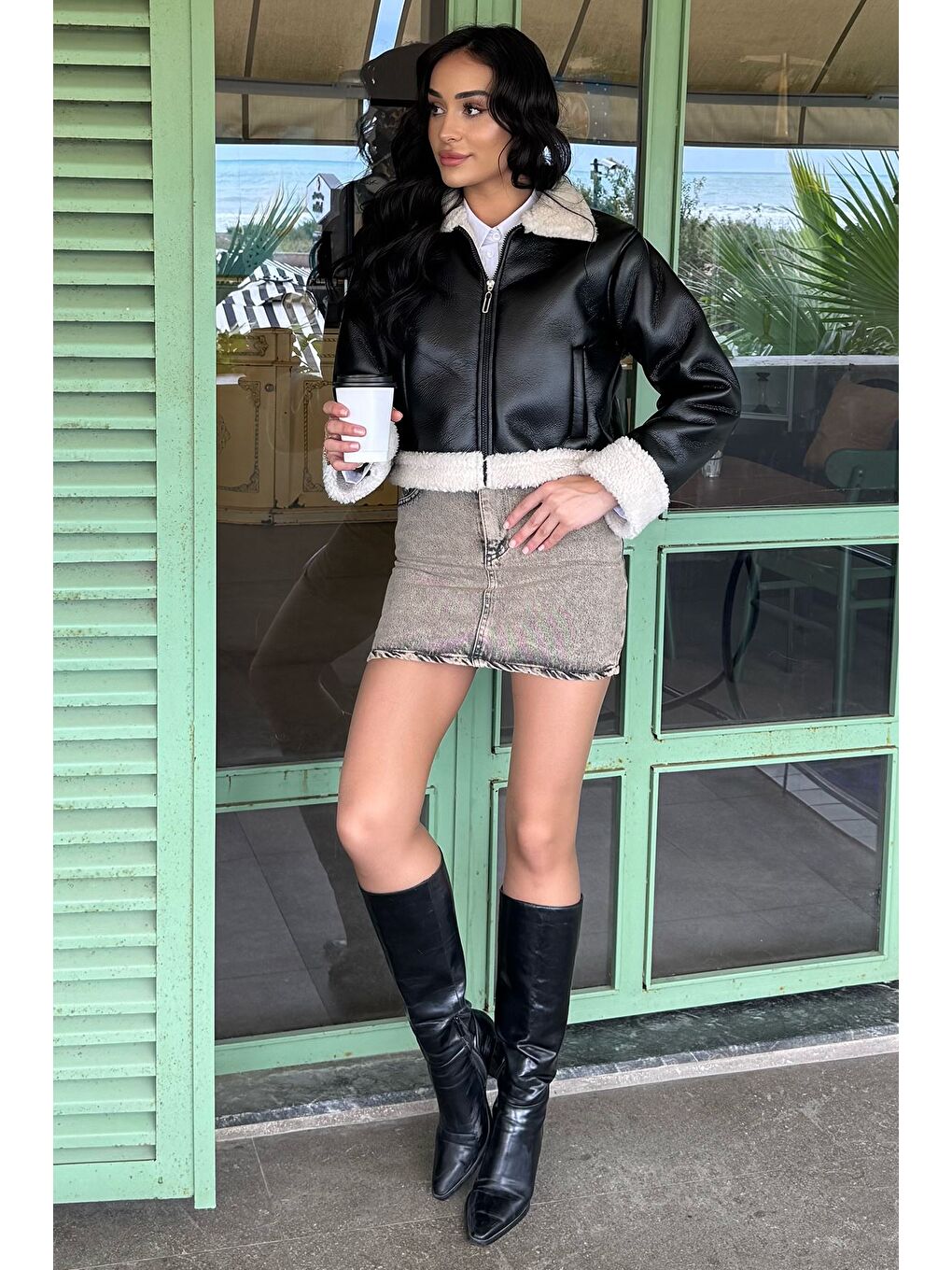 Siyah İçi Pelüşlü Kadın Suni Deri Mont-1