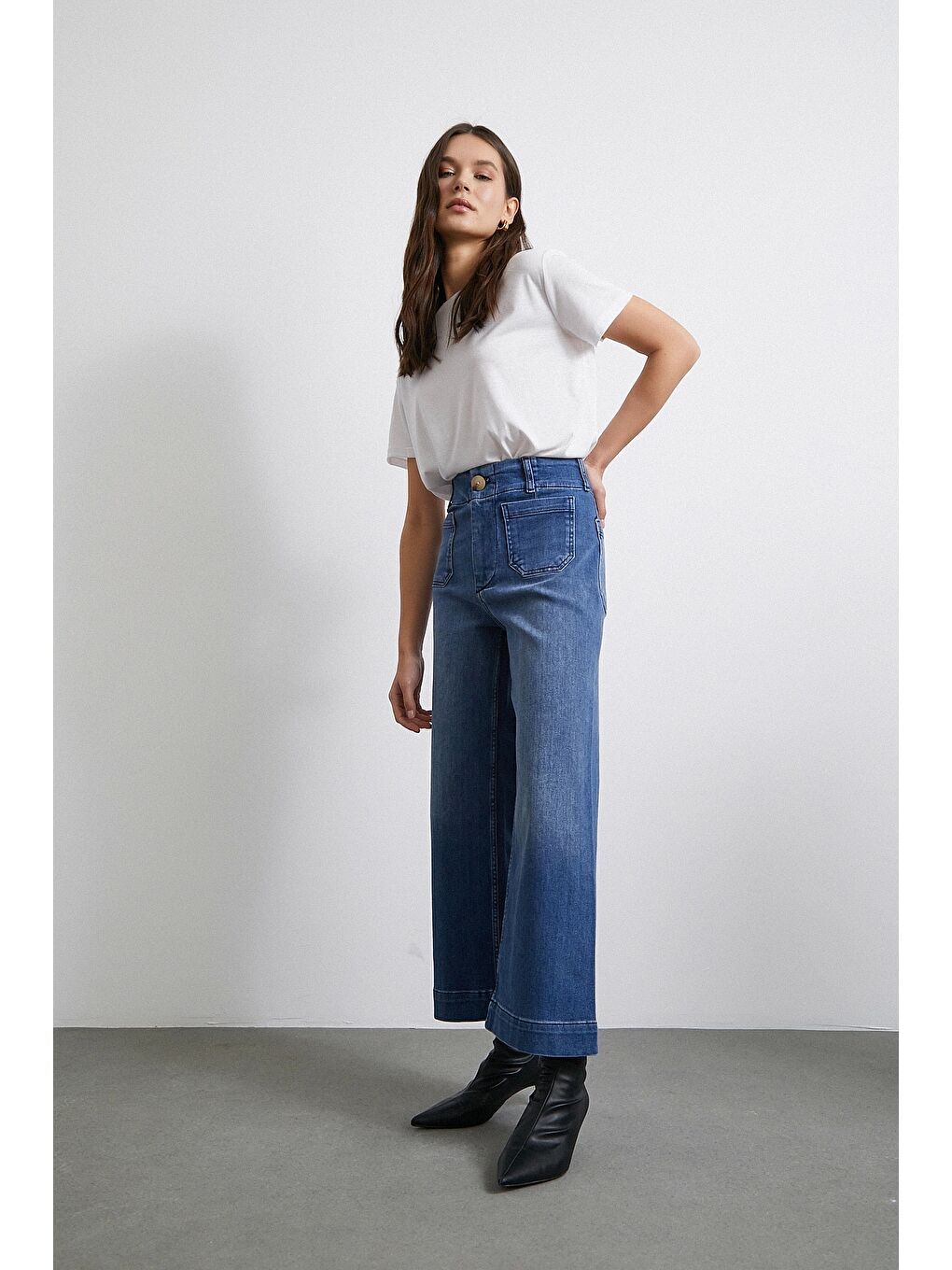 Cep Ve Düğme Detaylı Wide Leg Jean Mavi-2