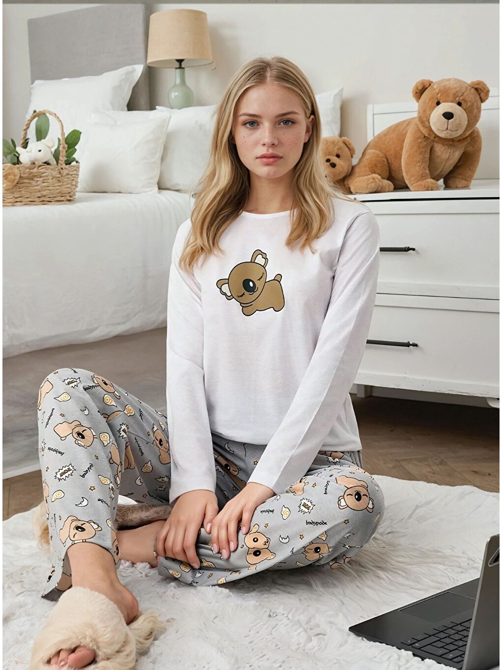 Beyaz Sevimli Ayıcık Desenli Uzun Kollu Şardonlu Kadın Pijama Takımı