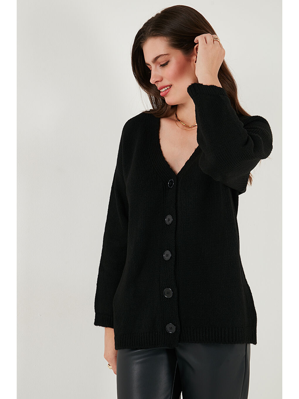 Siyah Regular Fit V Yaka Düğmeli Triko Hırka 4616229-5