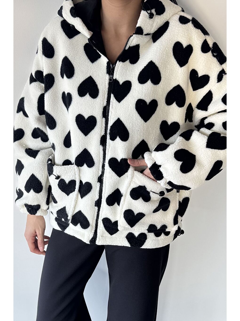 Ekru Kadın Kapüşonlu Ön Fermuarlı İç Astarlı Polar Mont-1