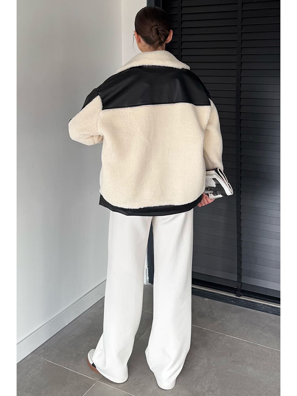 Ekru Kadın İç Astarlı Deri Garnili Kemer Tokalı Mont-3