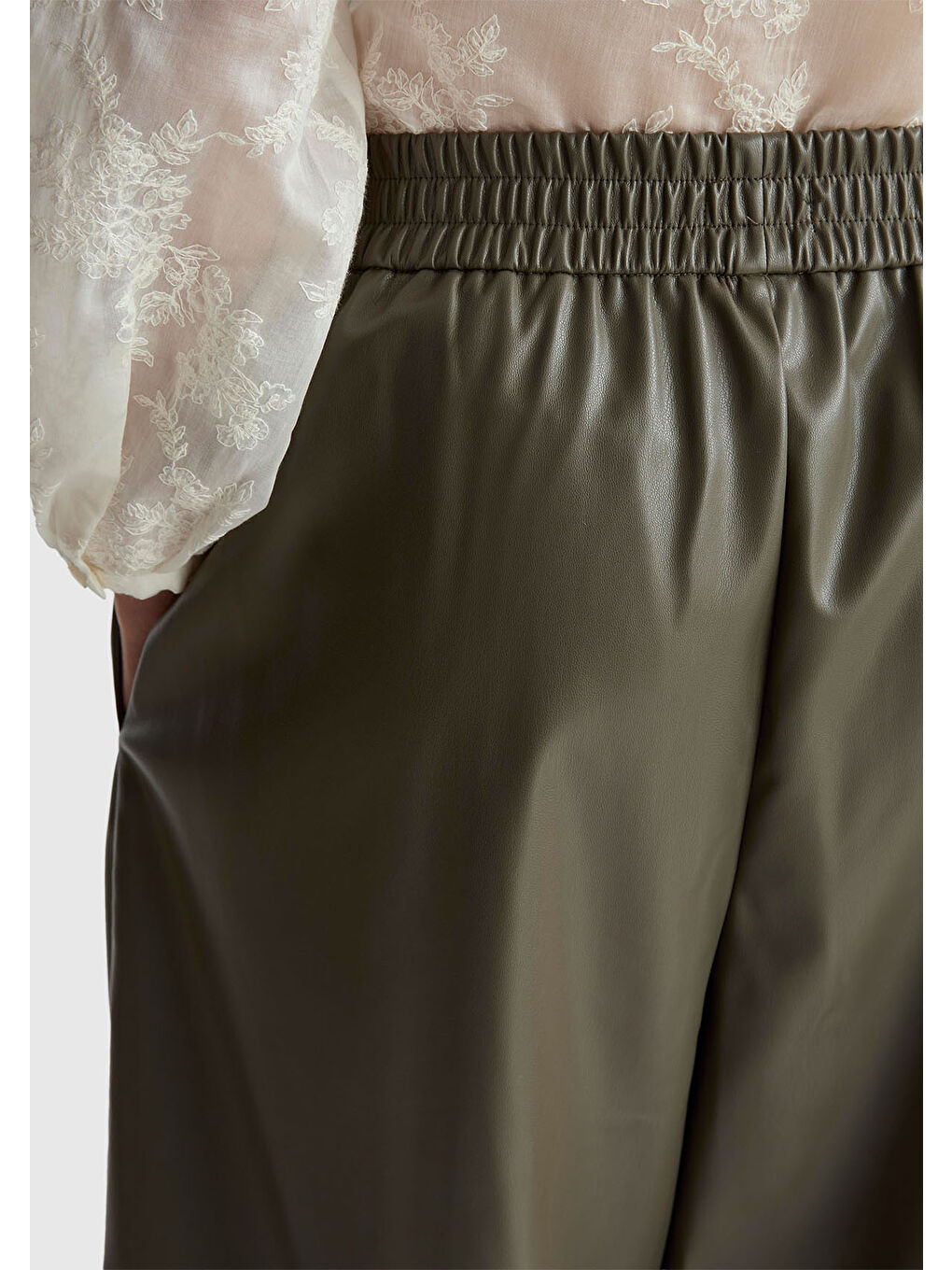 Kadın Haki Beli Lastikli Büzgülü Geniş Paça Pantolon-5