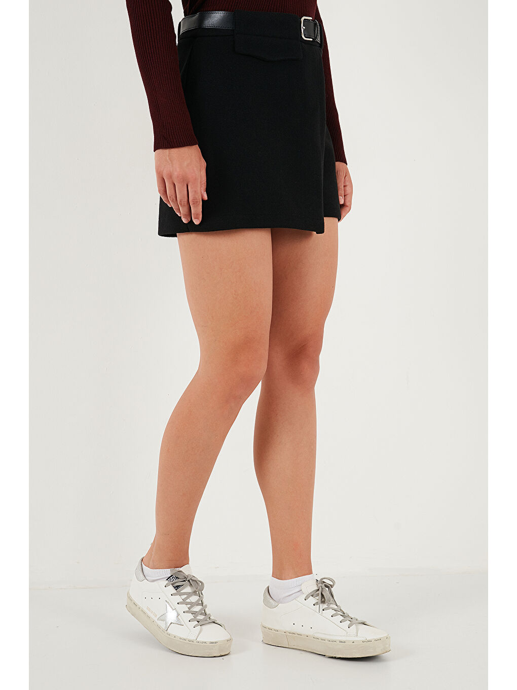 Siyah Pamuk Karışımlı Relaxed Fit Yüksek Bel Mini Boy Kadın Şort Etek 611SR0037-2