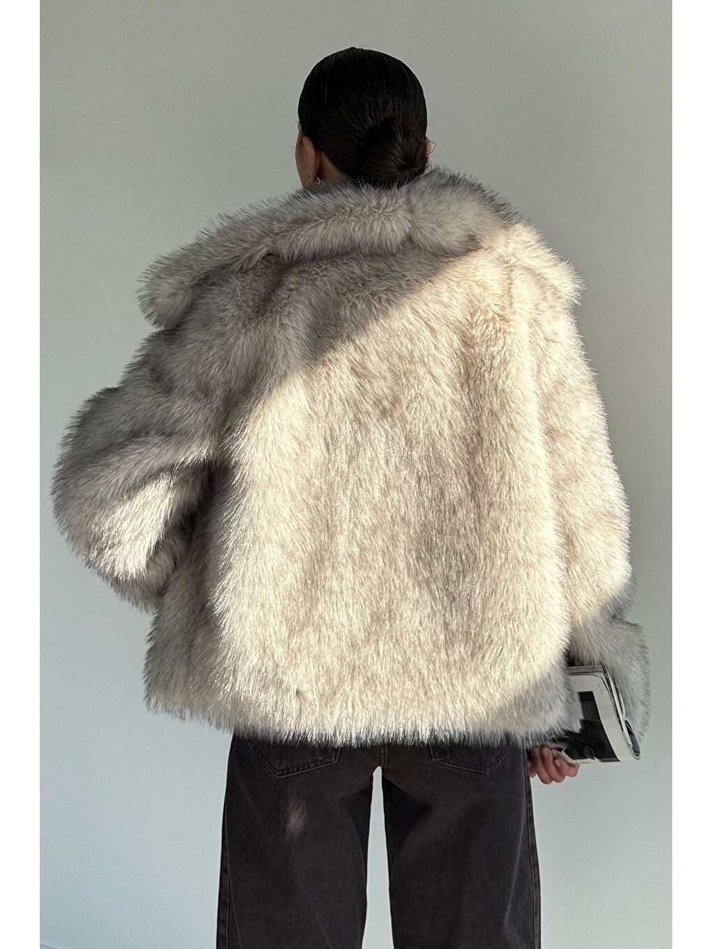 Bej Kadın Şal Yaka İç Astarlı Saçaklı Kürklü Mont-3