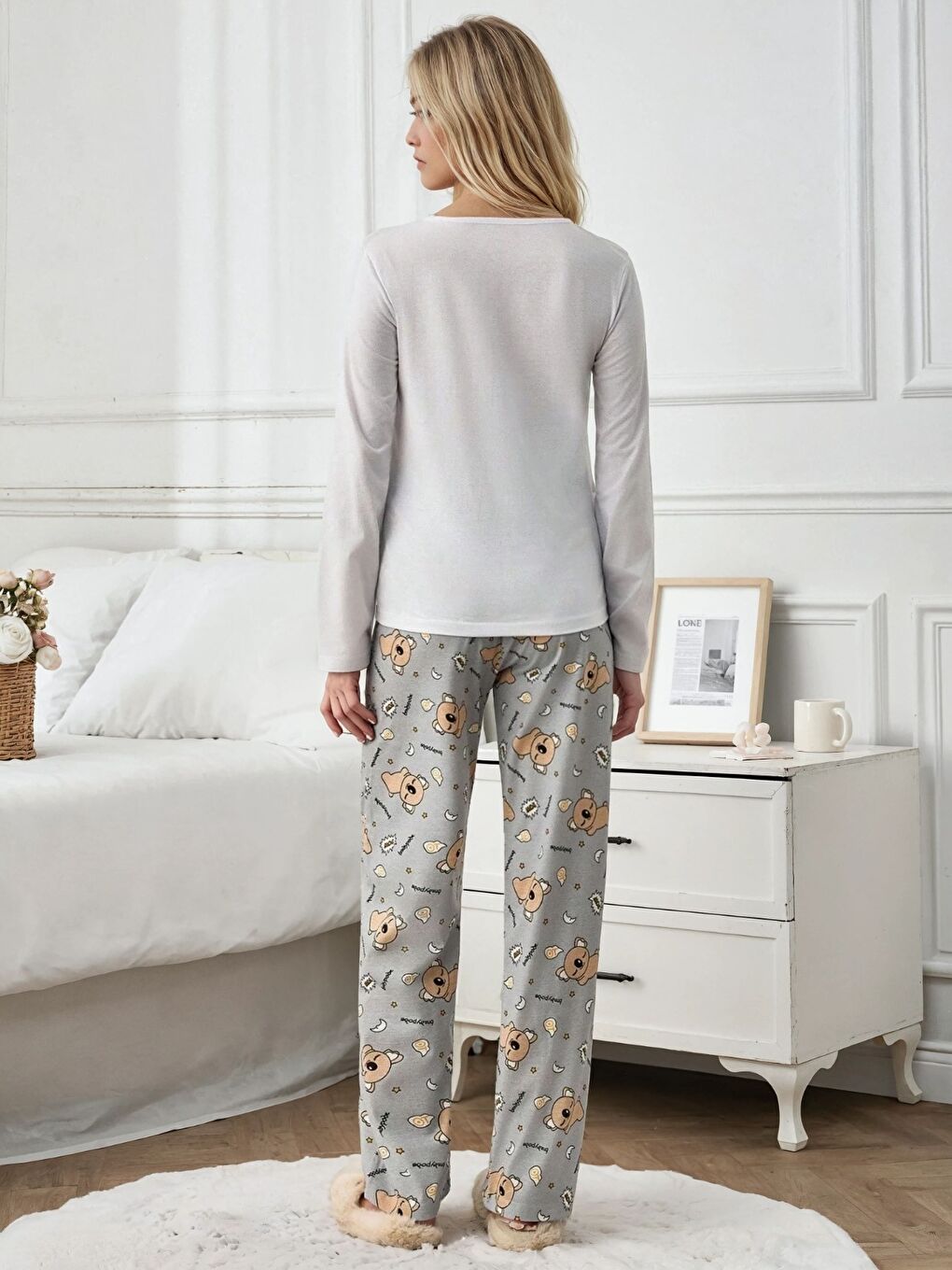 Beyaz Sevimli Ayıcık Desenli Uzun Kollu Şardonlu Kadın Pijama Takımı-2