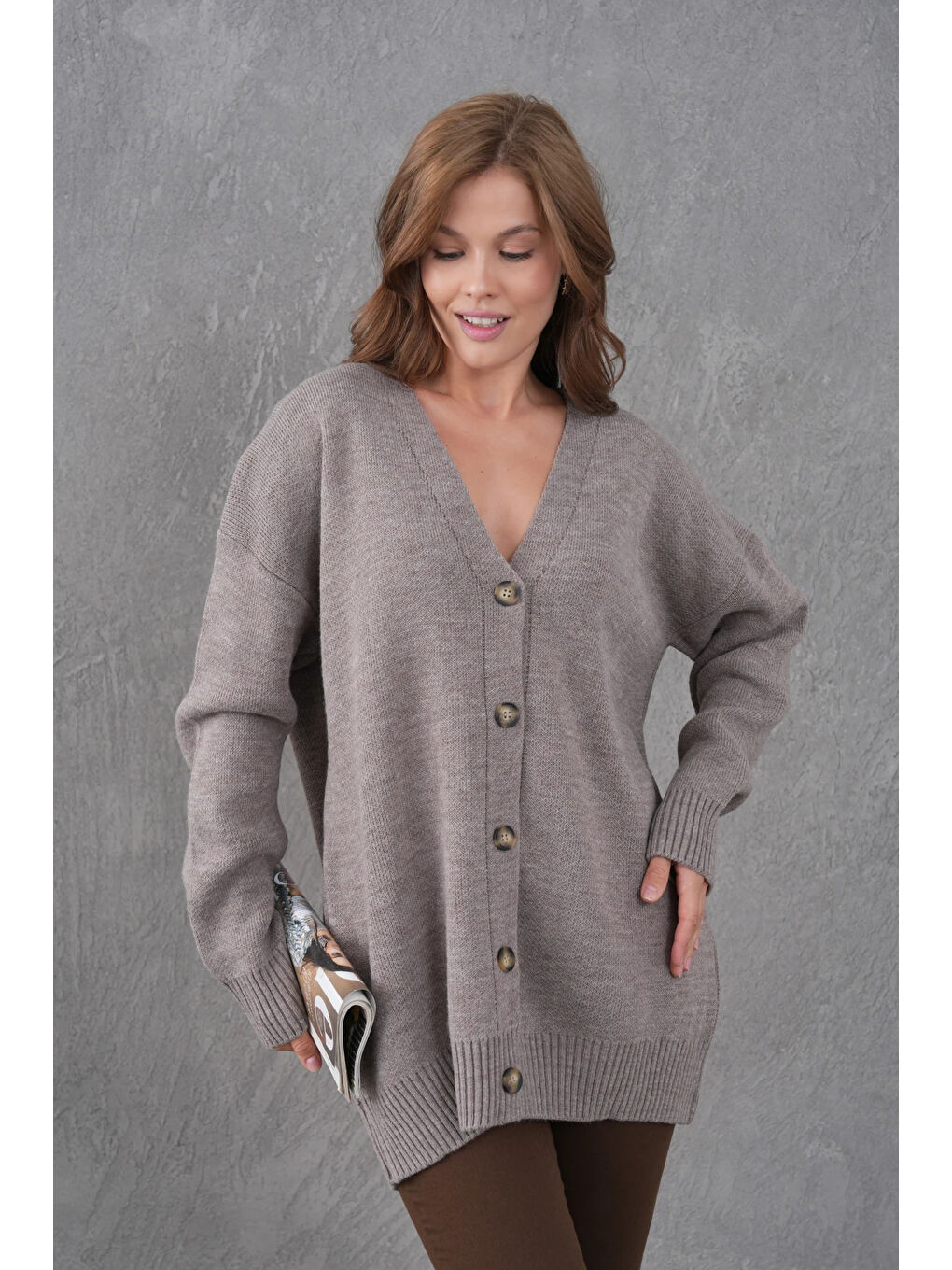 Bej Kadın V Yaka Düğme Kapama Oversize Uzun Triko Hırka-2