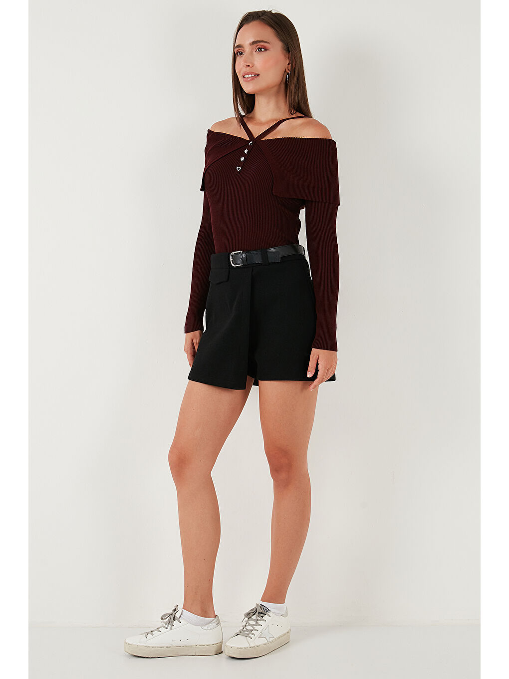 Siyah Pamuk Karışımlı Relaxed Fit Yüksek Bel Mini Boy Kadın Şort Etek 611SR0037-3