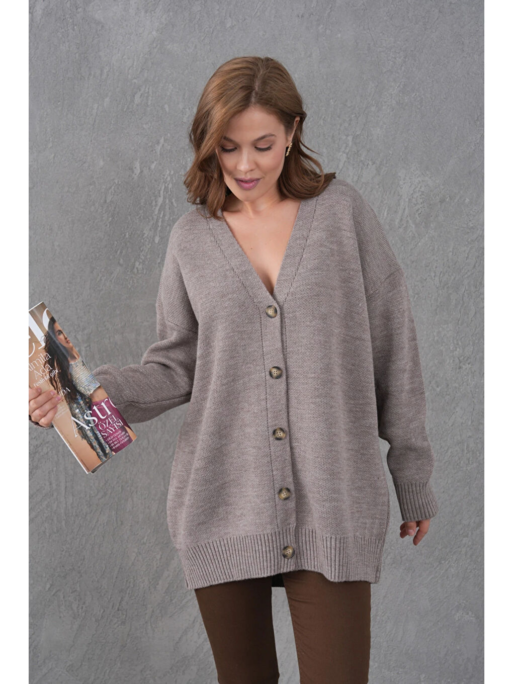 Bej Kadın V Yaka Düğme Kapama Oversize Uzun Triko Hırka-3