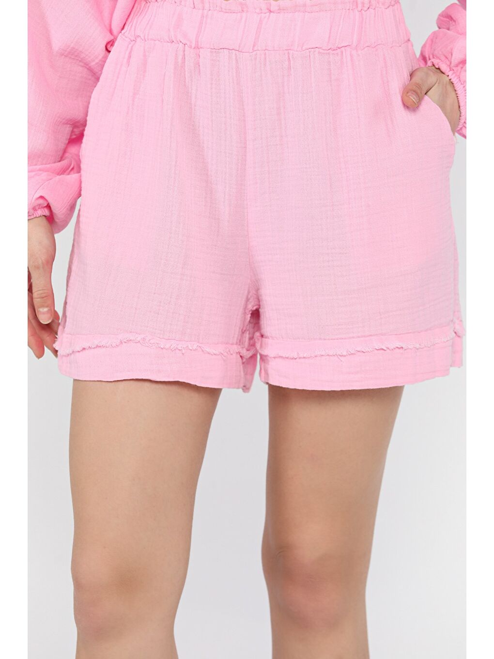 Pembe Kadın Keten Şort-3