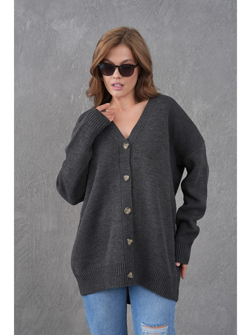 Antrasit Kadın V Yaka Düğme Kapama Oversize Uzun Triko Hırka-1