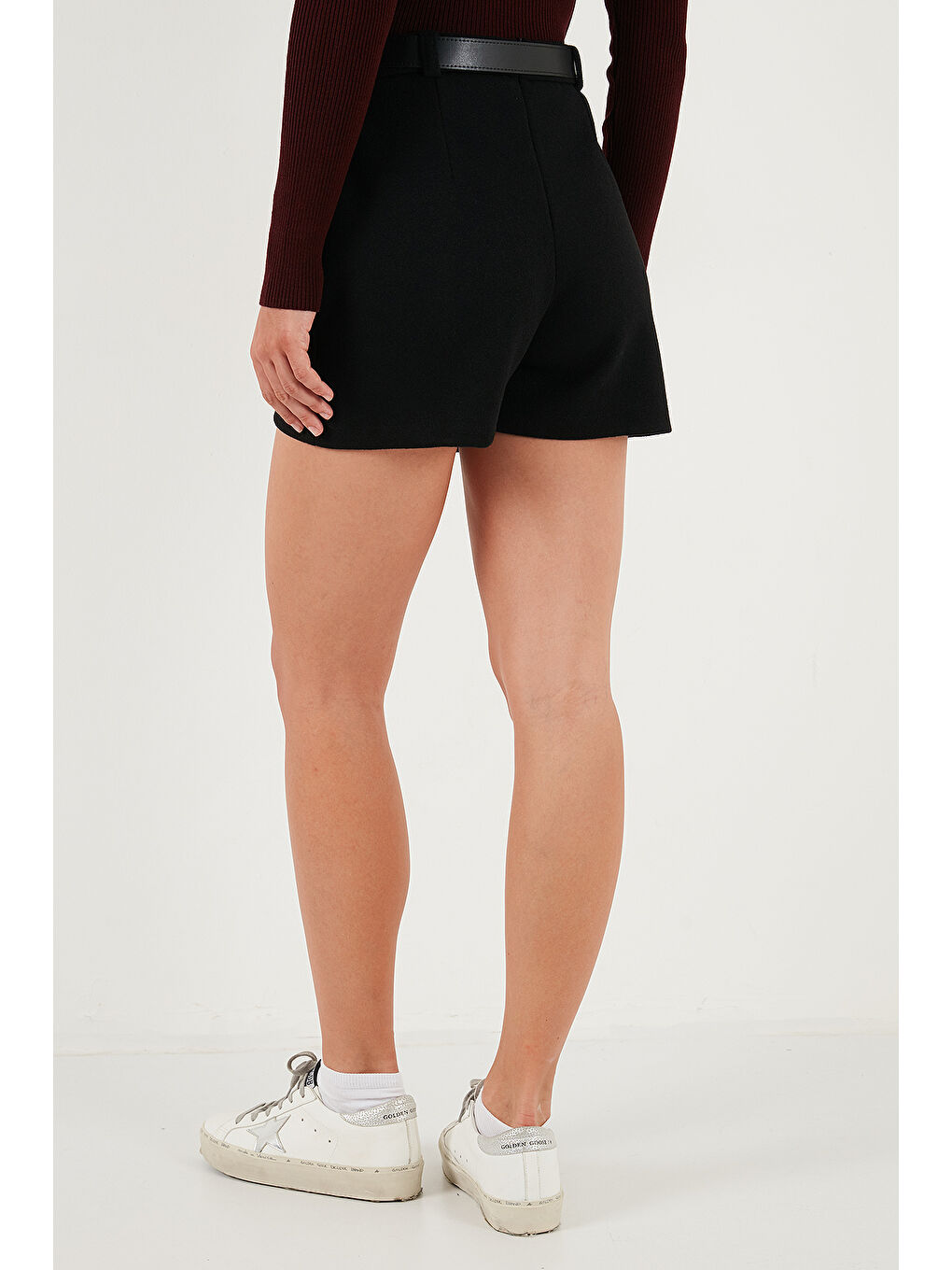 Siyah Pamuk Karışımlı Relaxed Fit Yüksek Bel Mini Boy Kadın Şort Etek 611SR0037-6