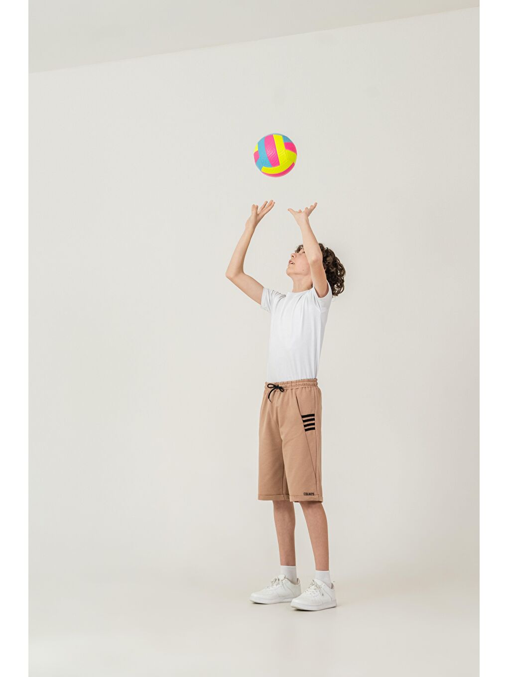 Bej Champs Baskılı Yanlar 4 Şerit Biyeli  Erkek Çocuk Şort-5