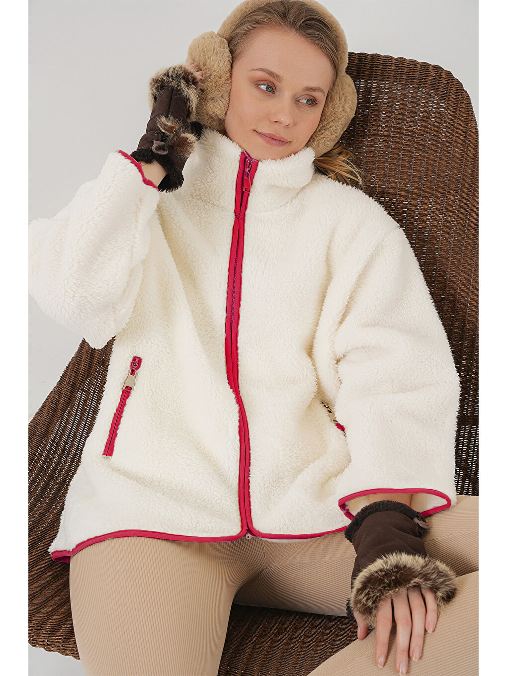 5211 Fermuarlı Pelüş Mont - Kırmızı