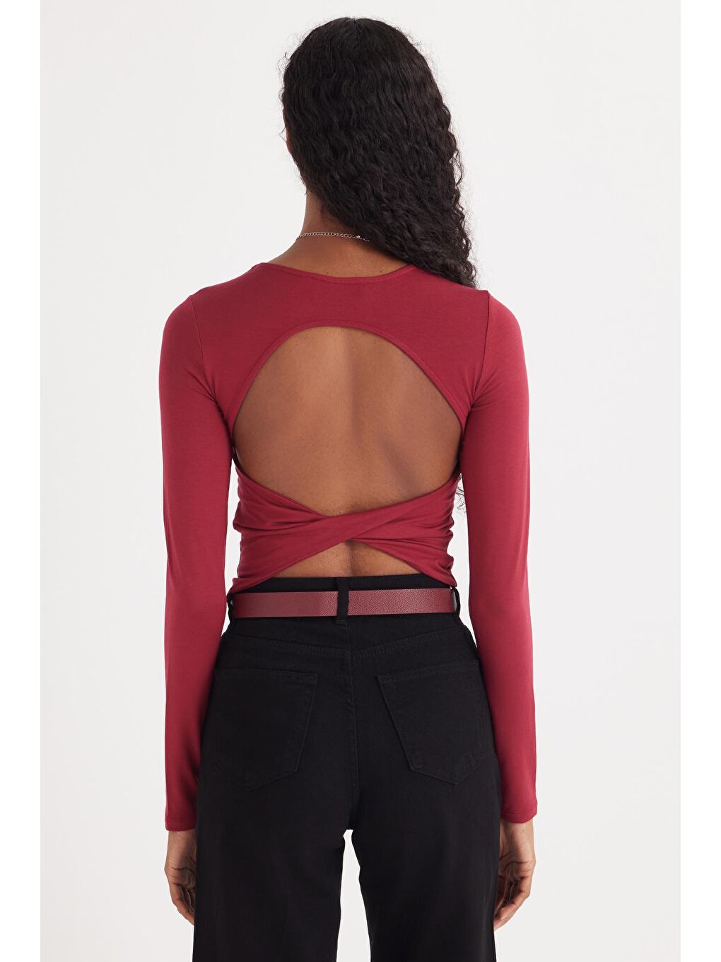 Kadın Slim Fit Dar Kesim Uzun Kollu Bisiklet Yaka Sırt Detaylı Bordo Viskon Bluz-6