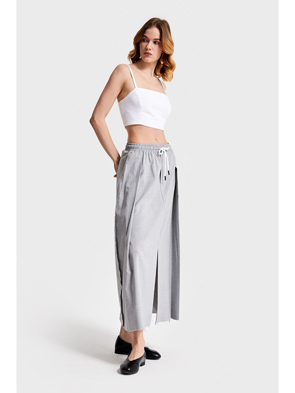 Gri Kadın Gir Renk Beli Lastlikli Yırtmaçlı Maxi Boy Tasarım Kumaş Etek-2