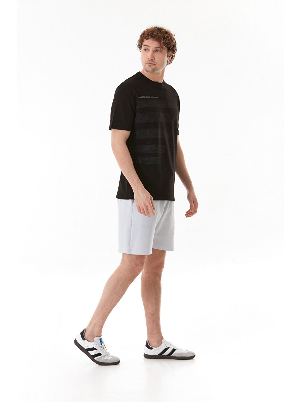 Siyah Yazı Baskılı Bisiklet Yaka Tişört-2