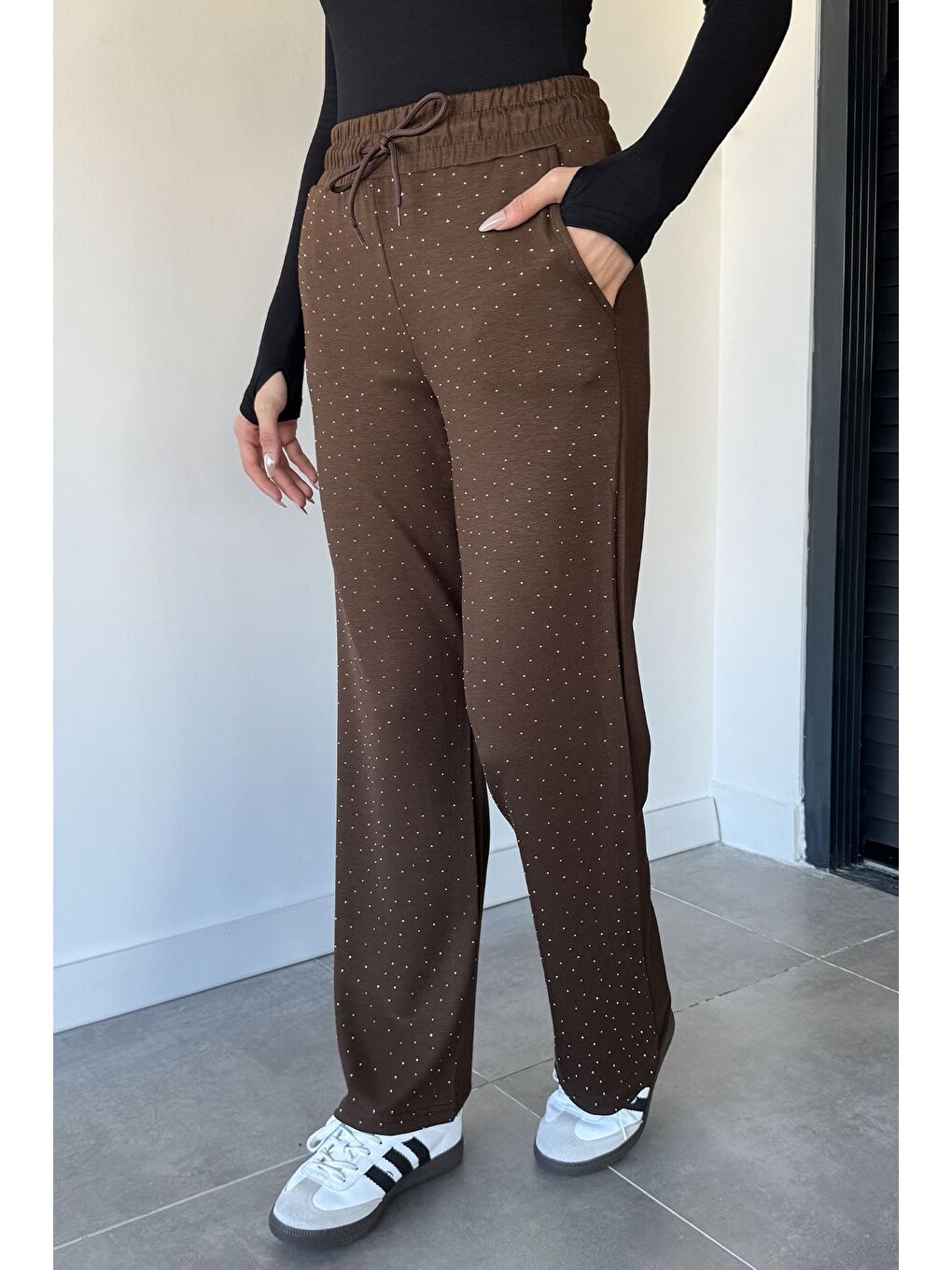 Kahverengi Kadın Yüksek Bel Taş İşlemeli Çift Cepli Bel Lastikli Pantolon
