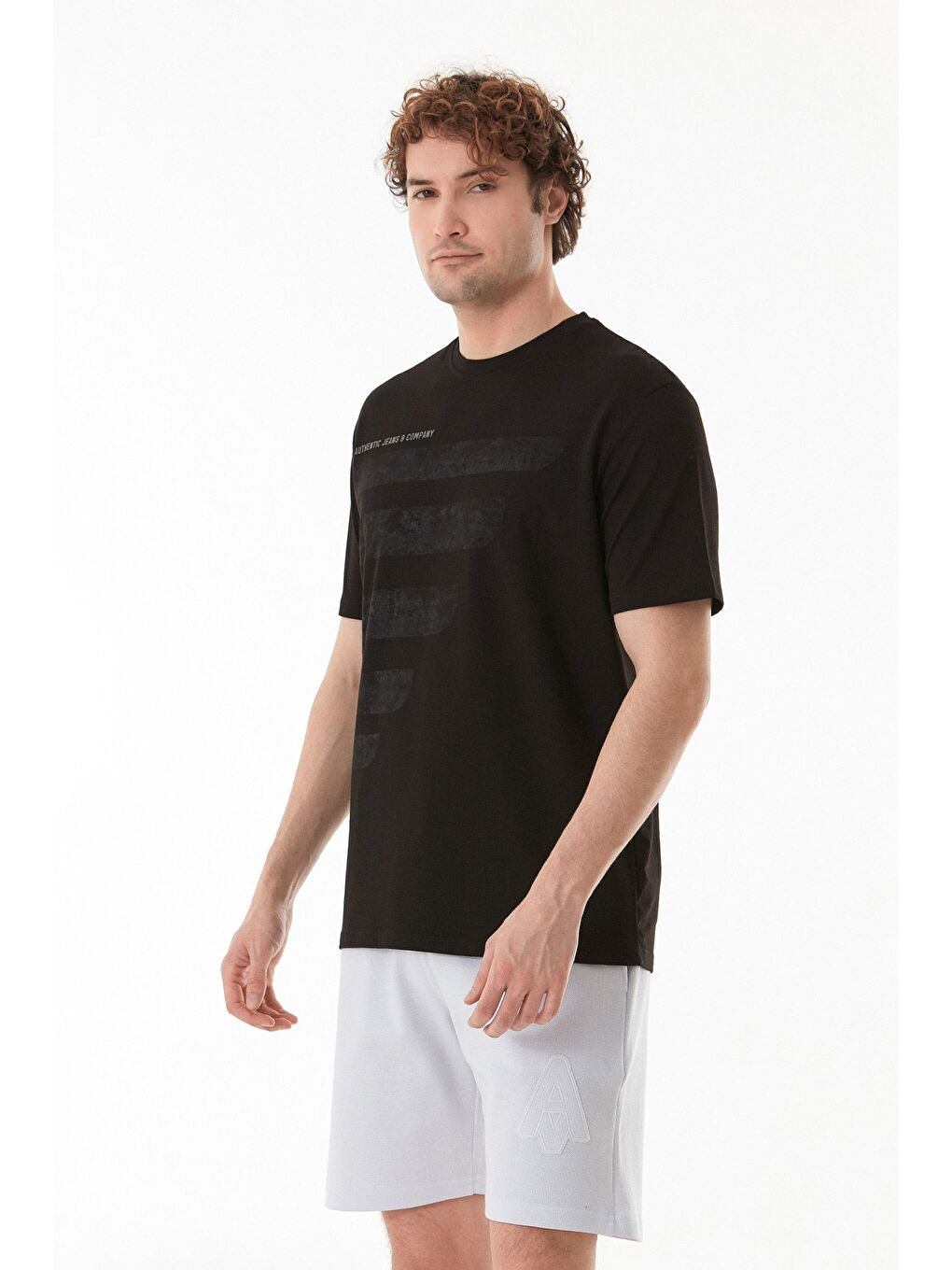 Siyah Yazı Baskılı Bisiklet Yaka Tişört-4