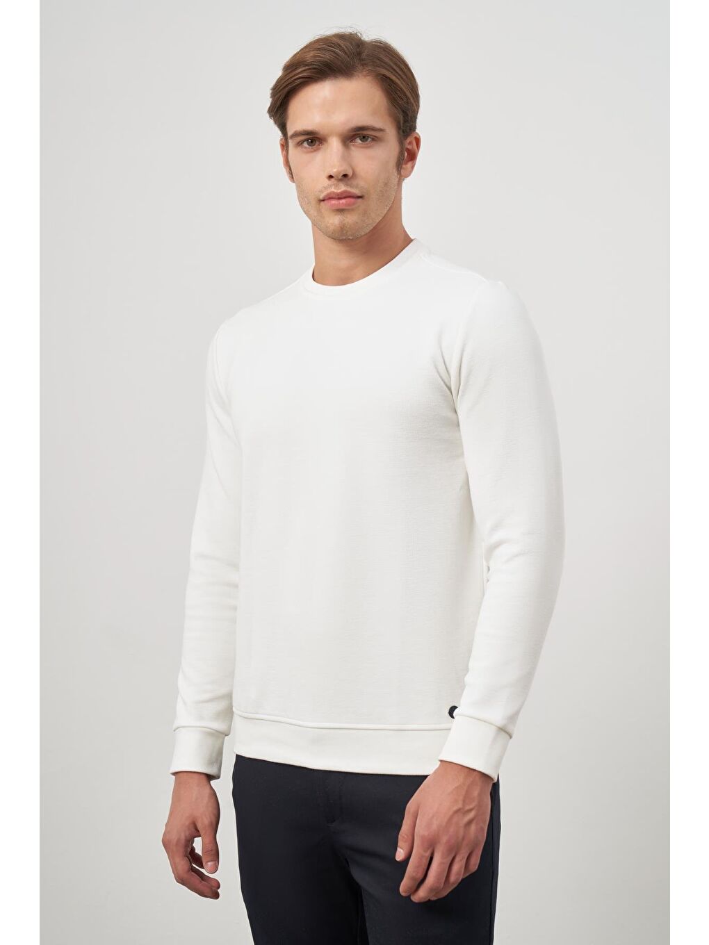 Beyaz Örme Bisiklet Yaka Pamuklu Casual Slim Fit Dar Kesim Sweatshirt 1013245150